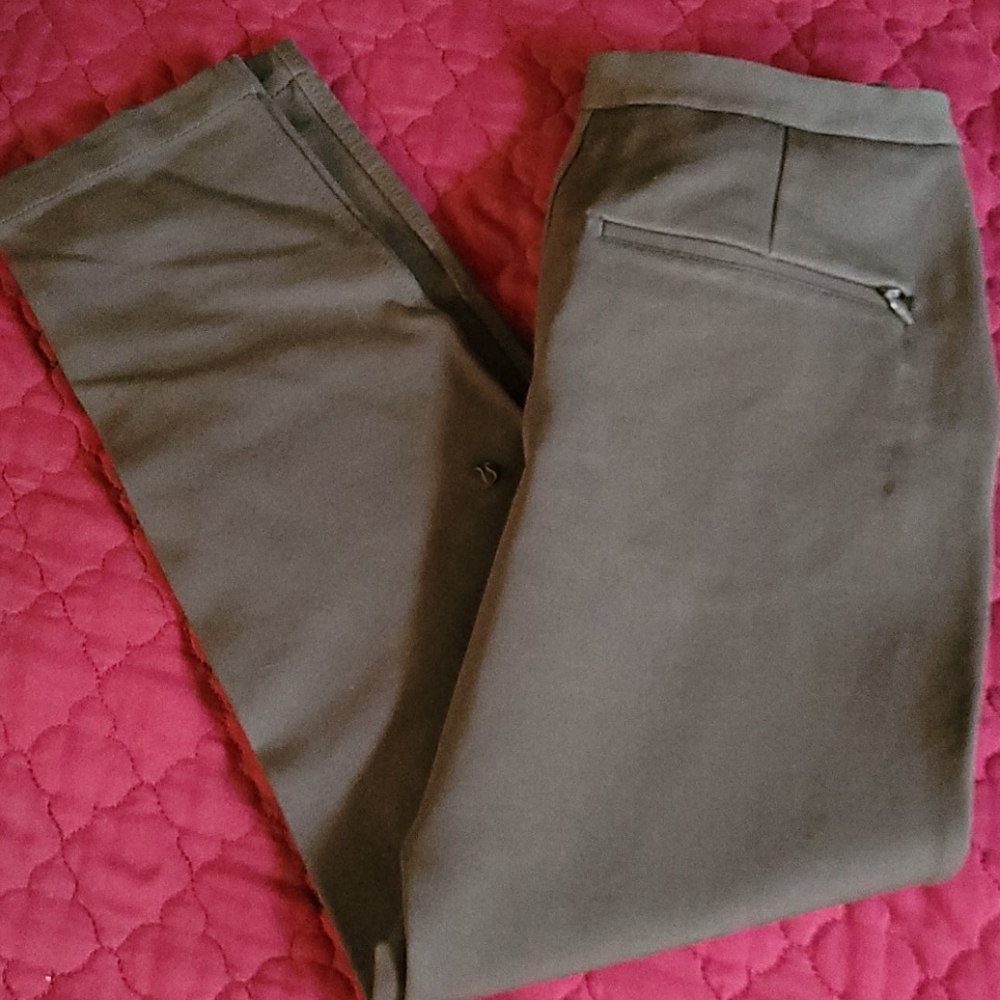 Green Lululemon size 6